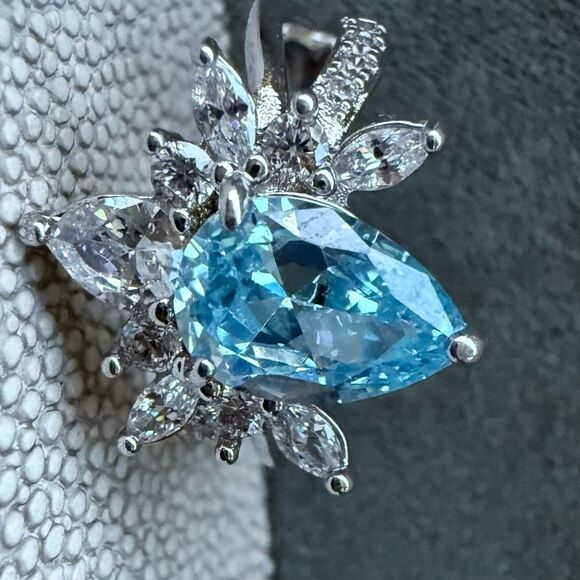 Ring Bomb Party Blue Teardrop CZ Ring Size 6 Glam Statement Sparkle - Picture 13 of 17